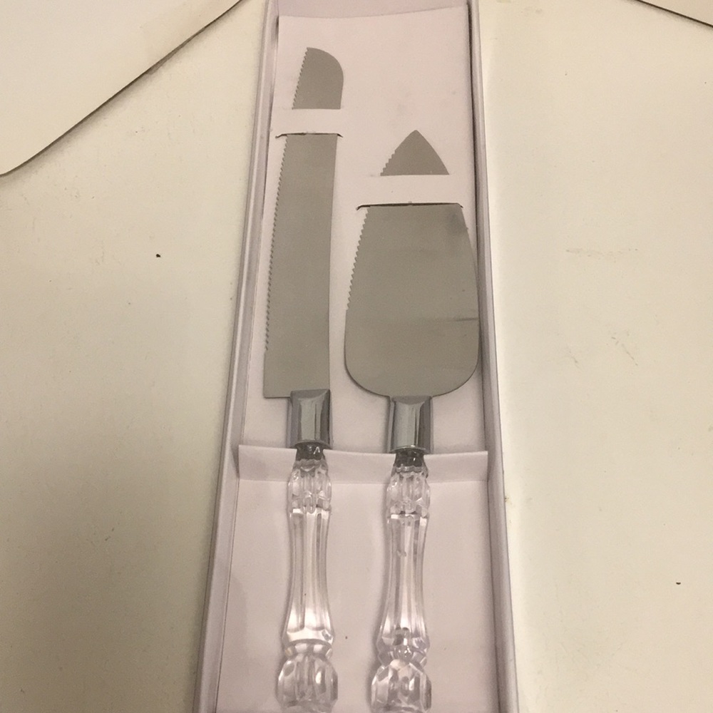 Cake serving set